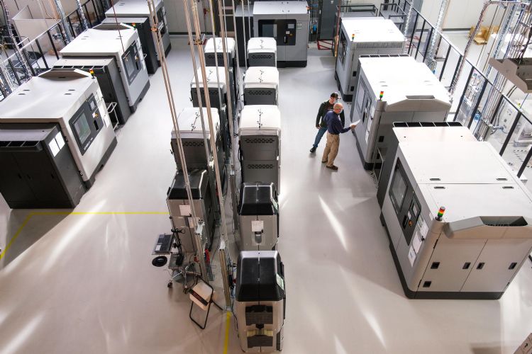 通用汽車為了在汽車產業推廣3D列印技術，宣布在底特律開設積層製造工業中心(AIC)。GM